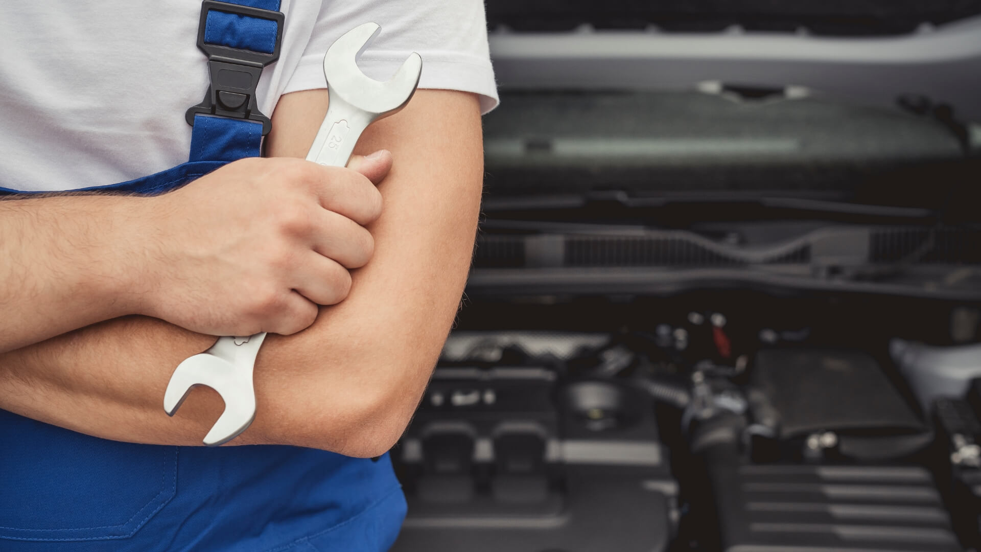 dubai_car_battery_remote_onsite_mobile_emergency_breakdown_charging 16