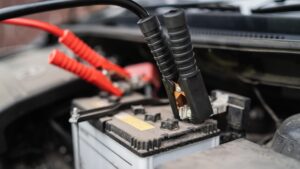 dubai_car_battery_remote_onsite_mobile_emergency_breakdown_charging (9)